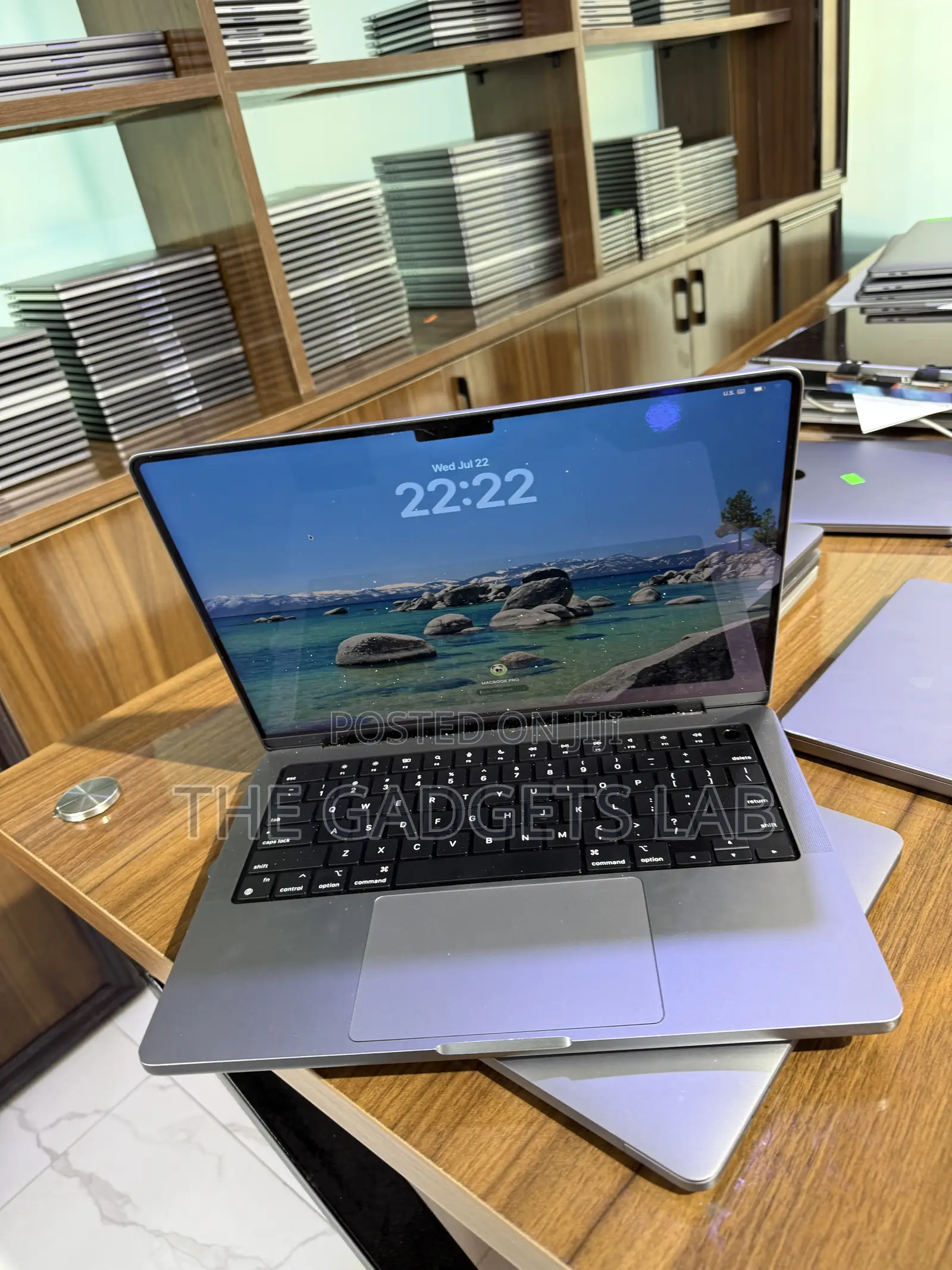 Laptop Apple MacBook Pro 2021 M1 16GB Apple M1 Pro SSD 512GB