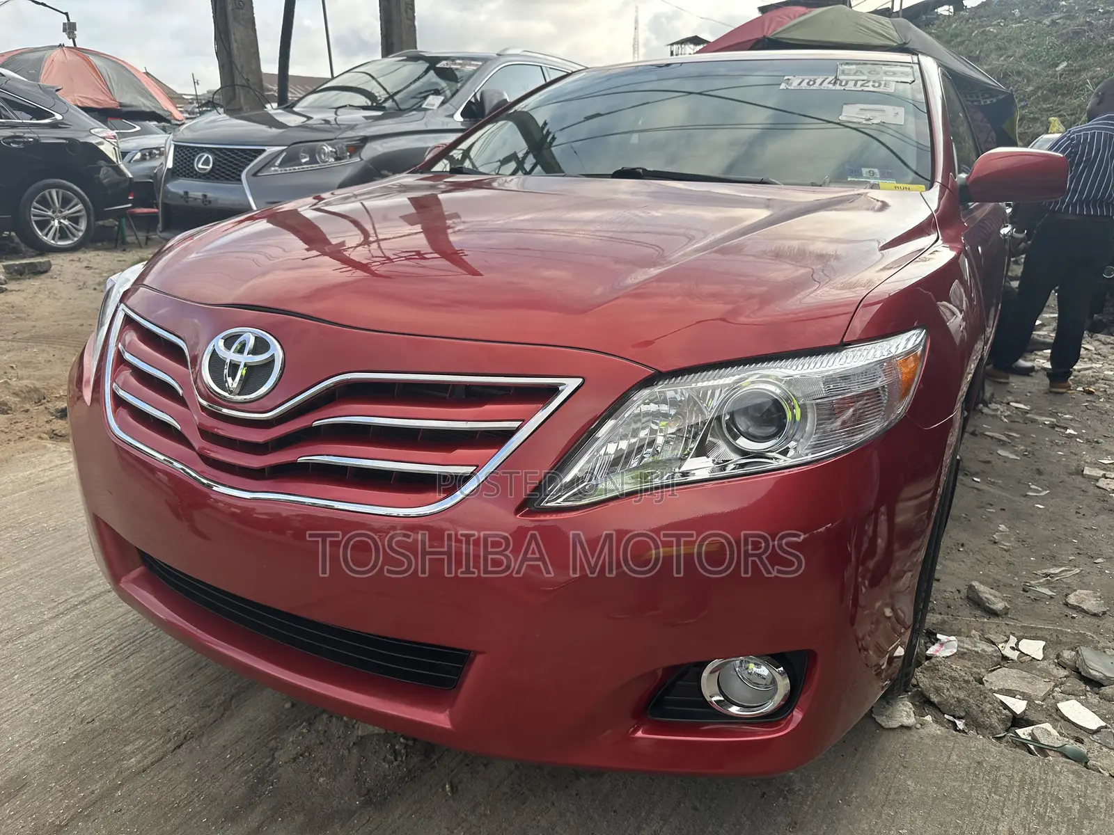 Toyota Camry XLE V6 4dr Sedan (3.5L 6cyl 6A) 2011 Red