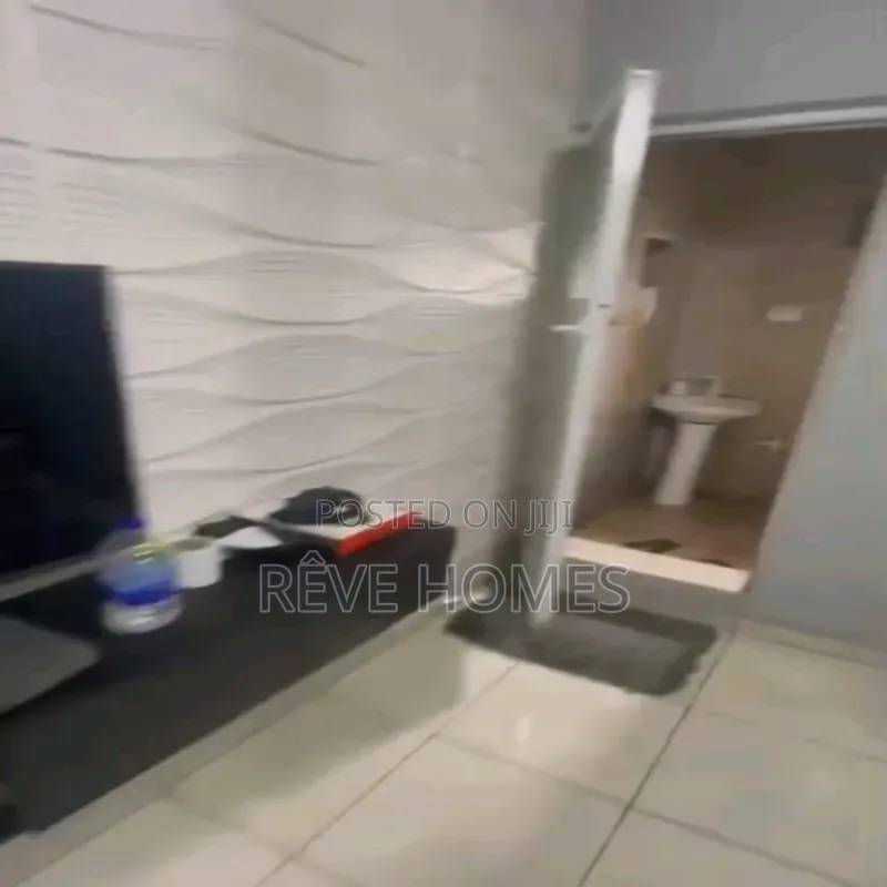 Studio Apartment in Soluyi for rent