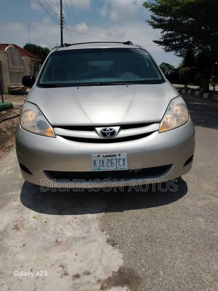 Toyota Sienna 2007 Silver