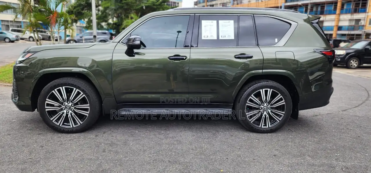 Lexus LX 700h 2025 Green
