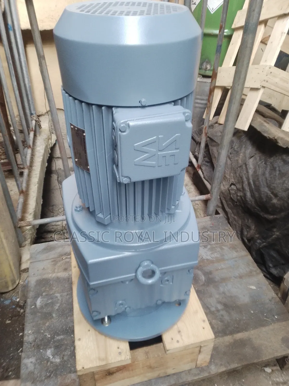 Sew Eurodrive Straight Shaft Flange Gear Motor 11 Kw  Price Negotiable