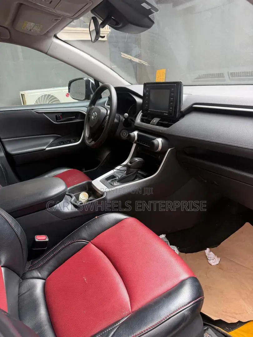Toyota RAV4 2021 Black