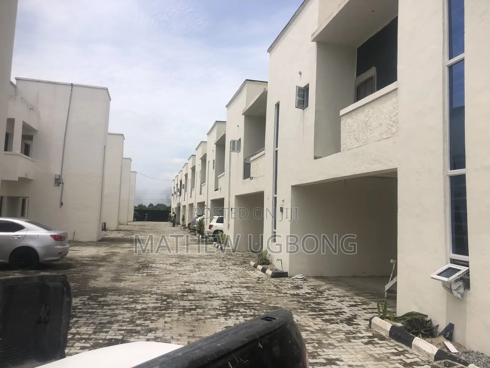 4bdrm Townhouse/Terrace in Oasis, Abijo for sale