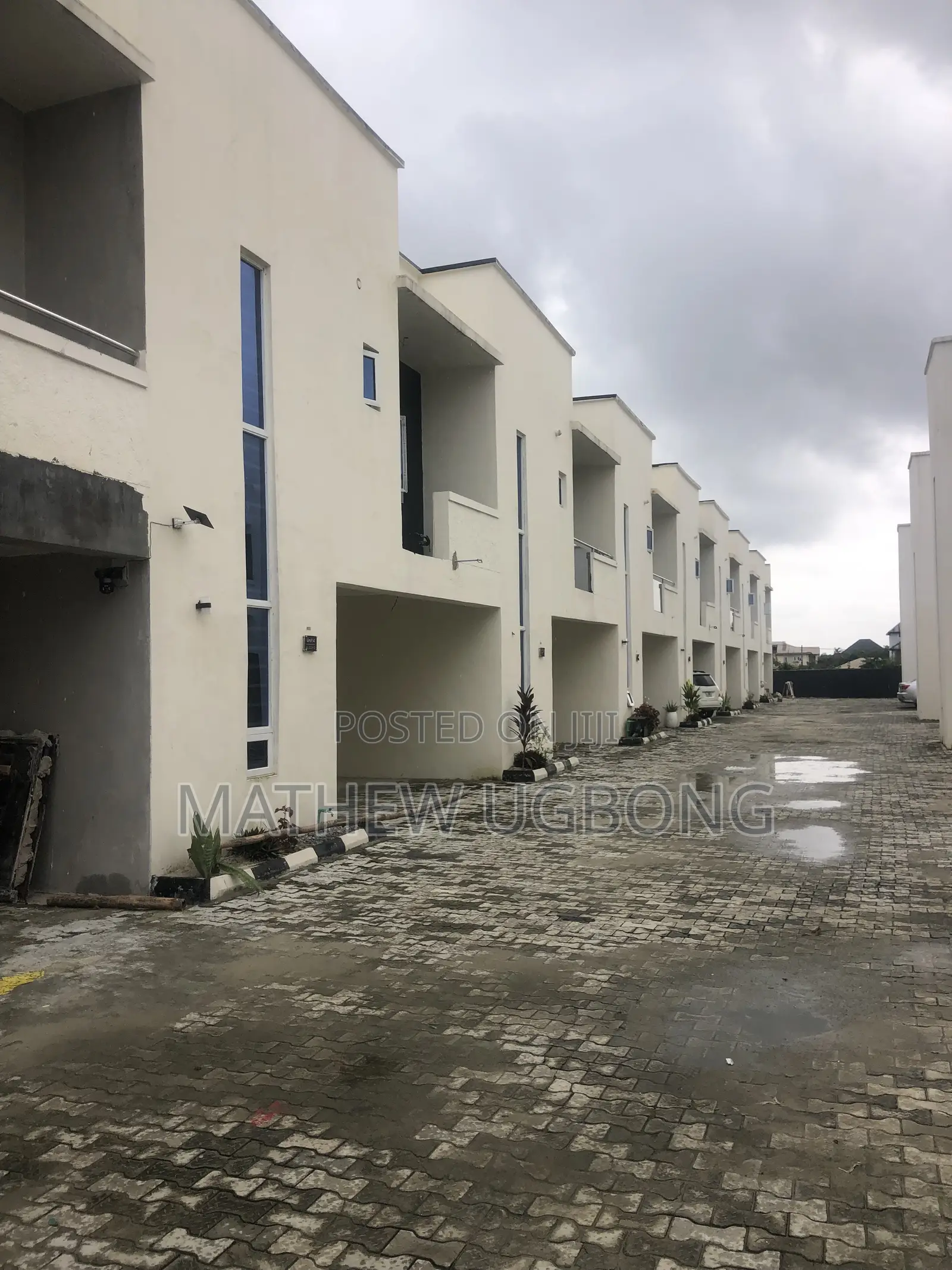 4bdrm Townhouse/Terrace in Oasis, Abijo for sale