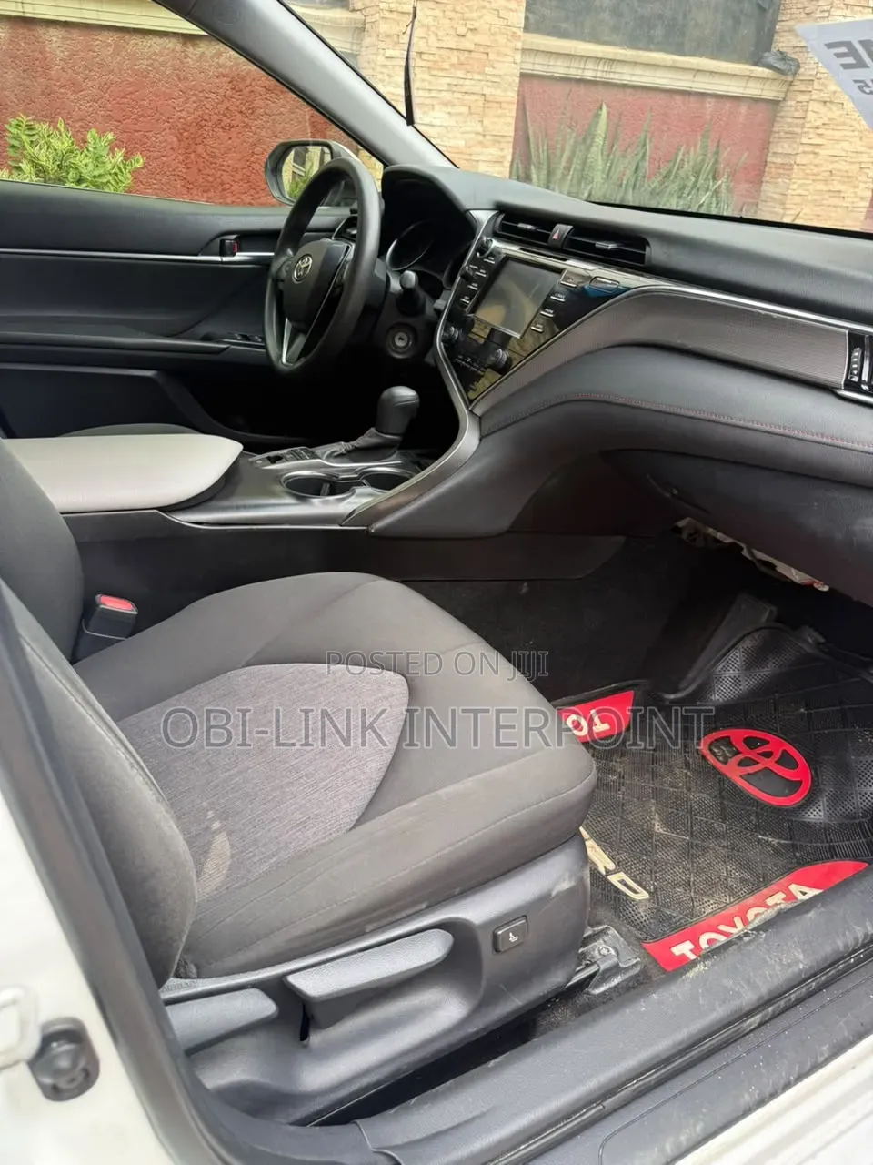 Toyota Camry 2019 White