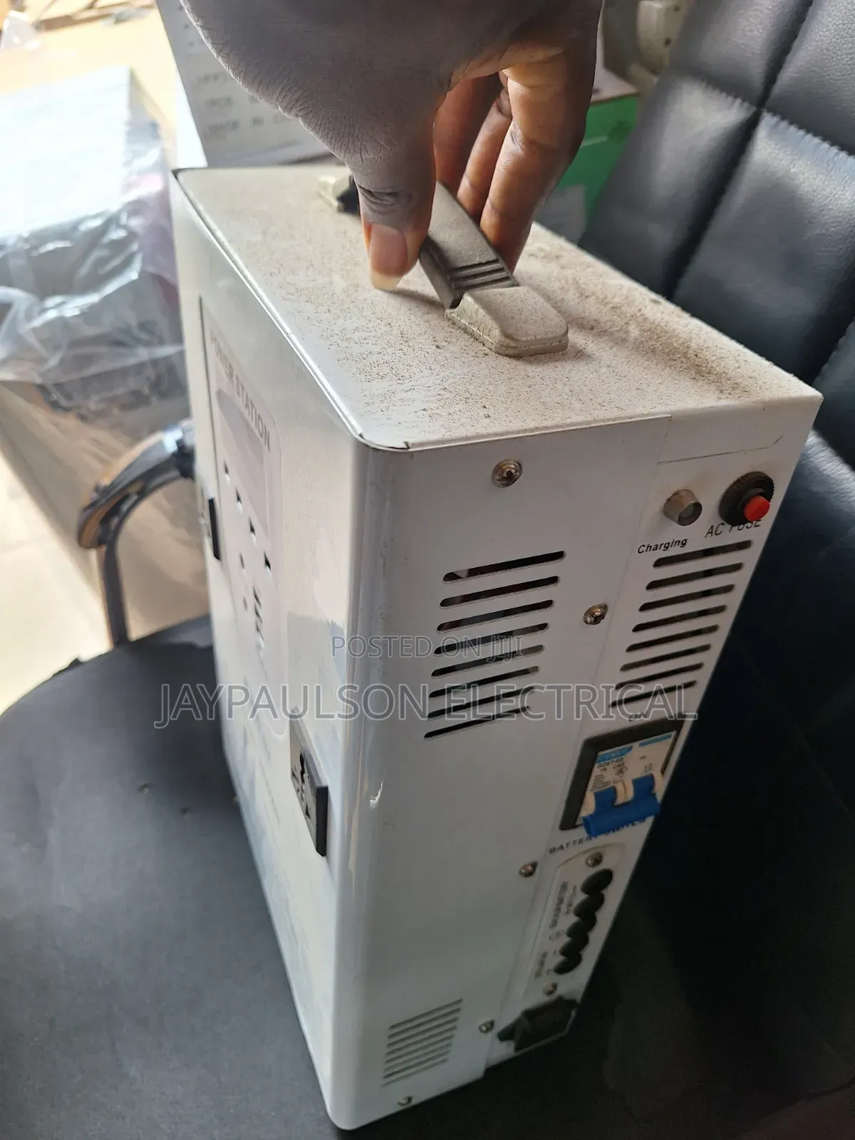 Jordy-Ele 1000WH Power Station / Solar Generator.