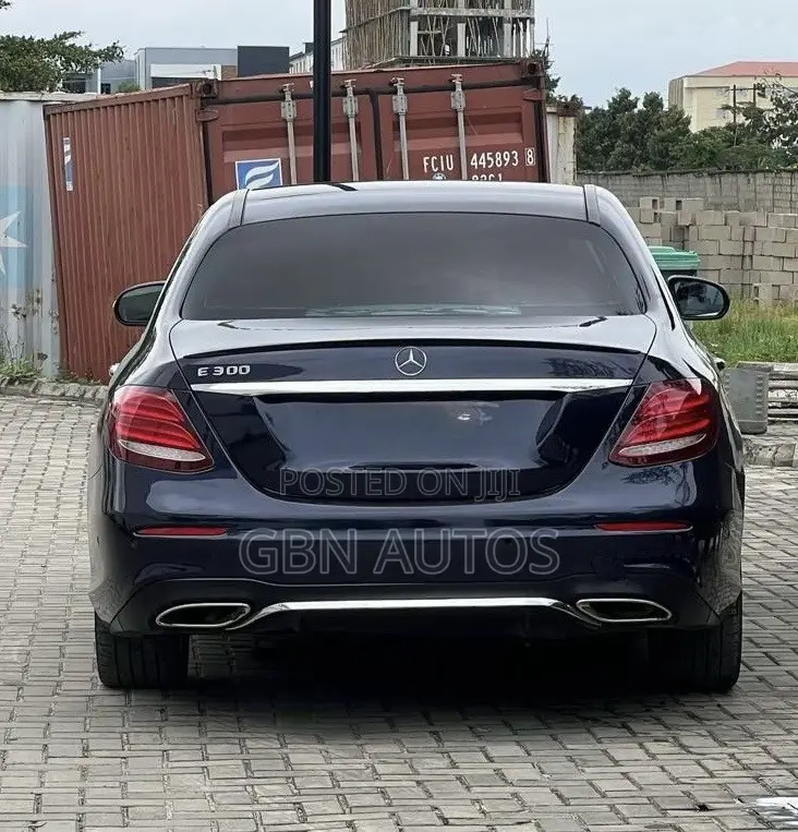 Mercedes-Benz E300 Base RWD Sedan (2.0L 4cyl 9A) 2017 Blue