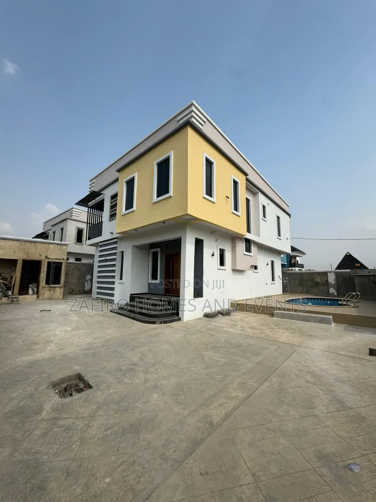 4bdrm Duplex in Carlton Gate Estate,, Basorun for sale