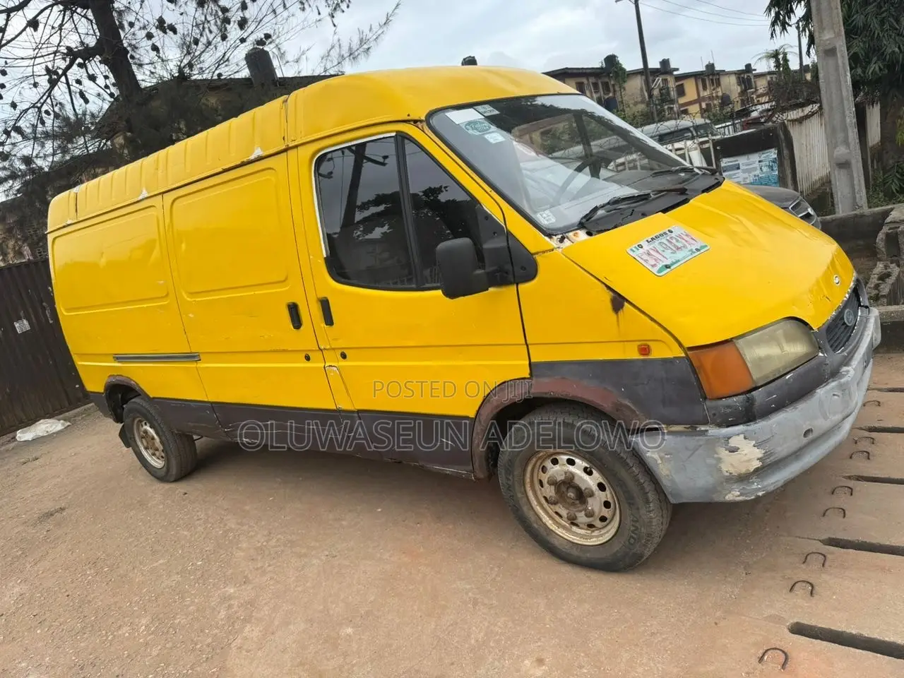 Ford Transit Connect 2002 Yellow