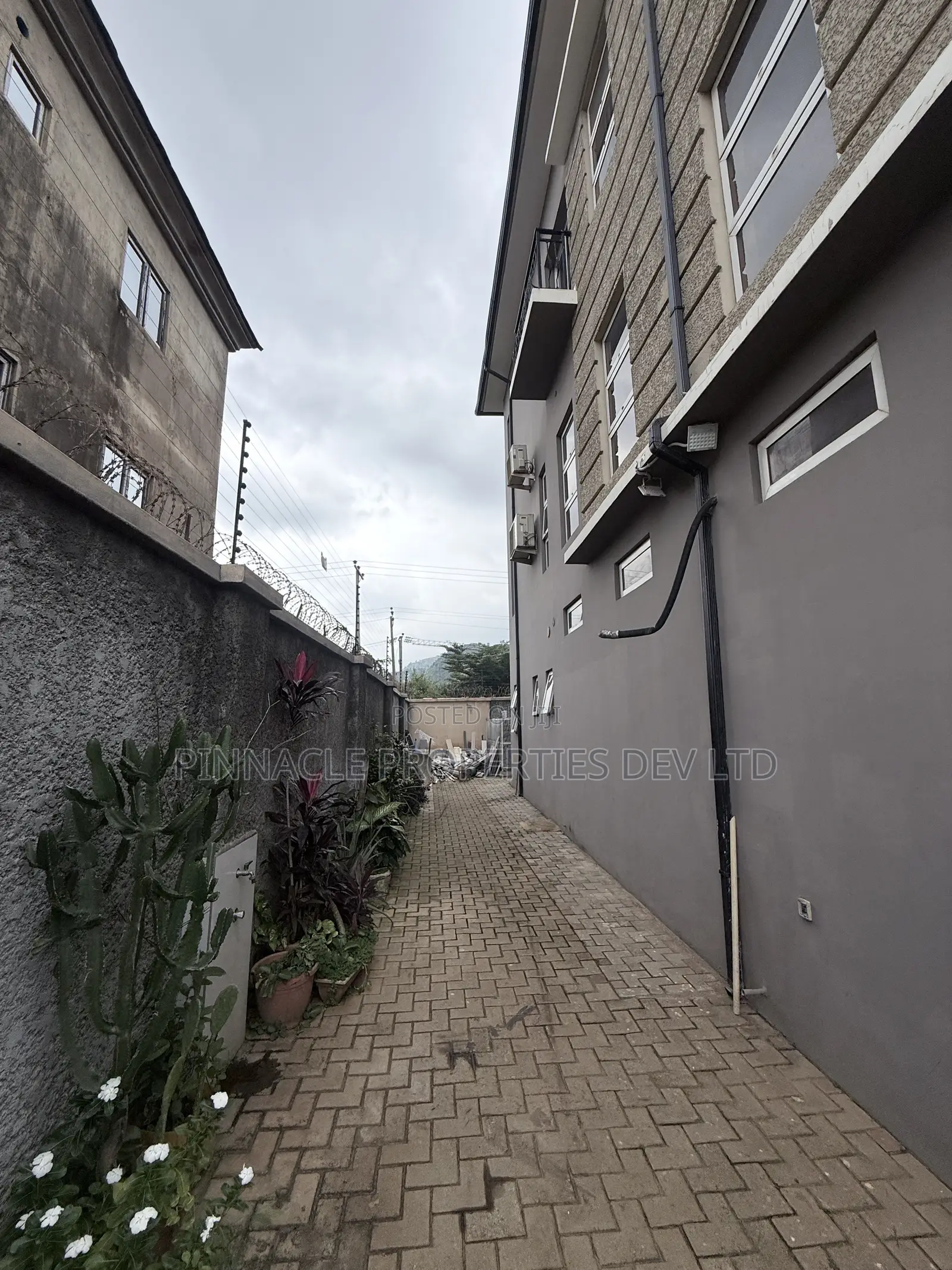 Furnished 13bdrm Apartment in Jahi for rent