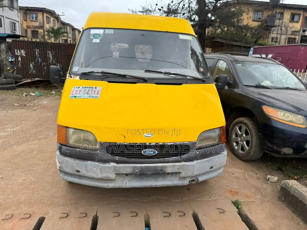 Ford Transit Connect 2002 Yellow