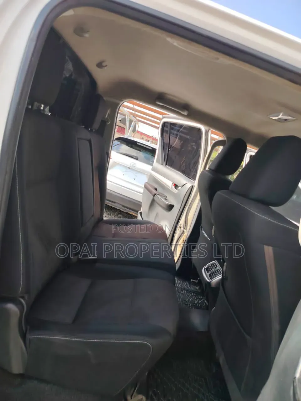 Toyota Hilux 2019 White