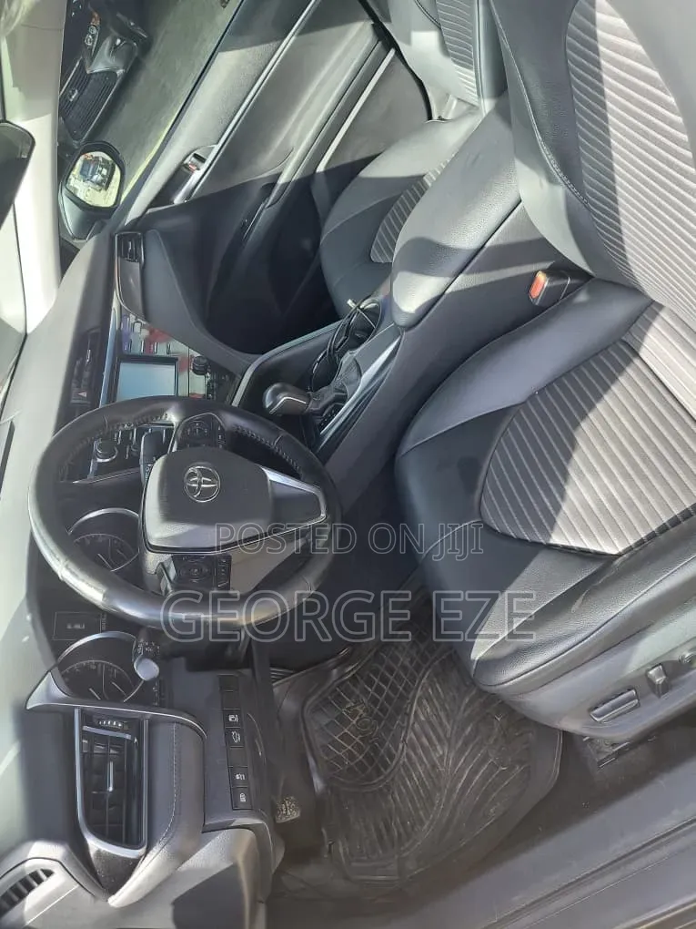 Toyota Camry 2019
