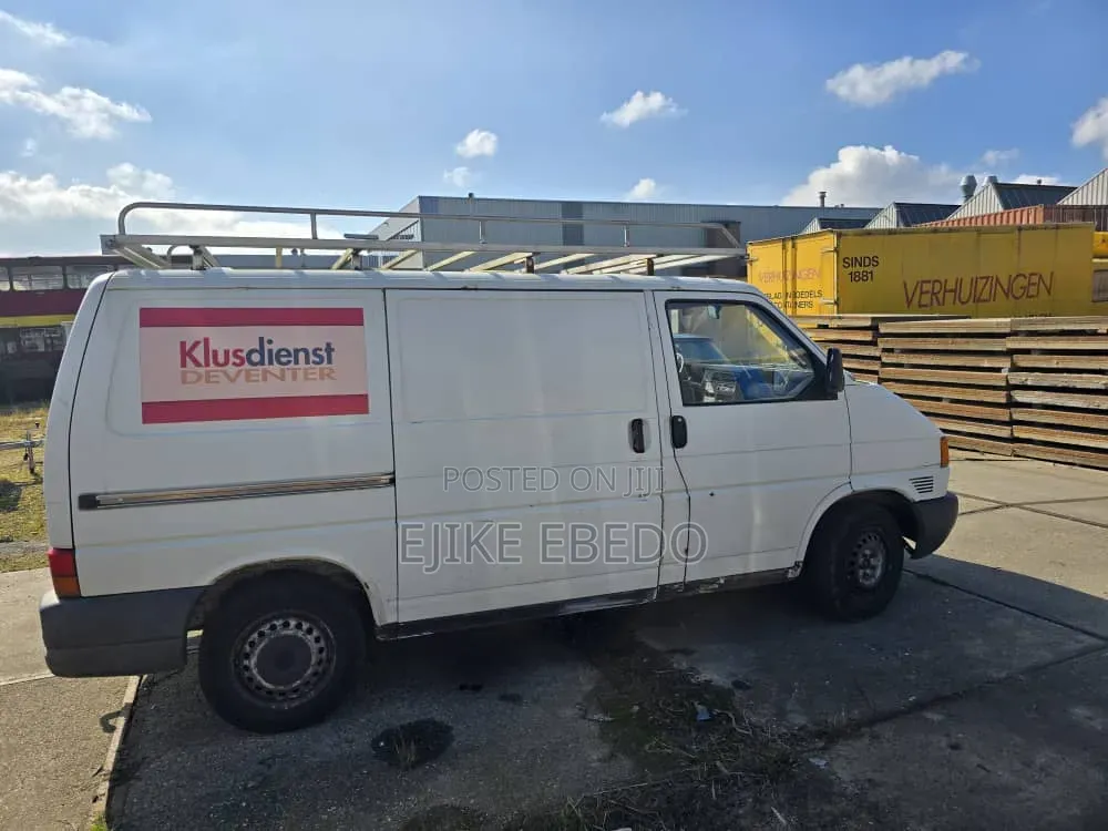 Volkswagen Transporter 2000 White