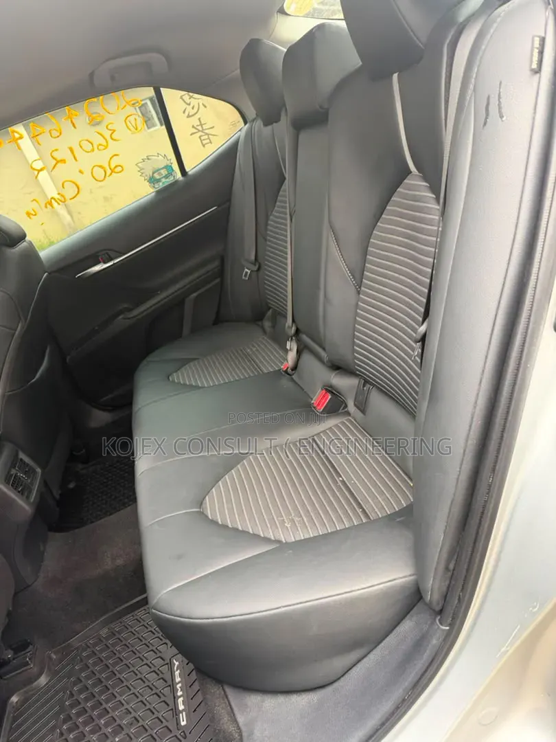 Toyota Camry XSE FWD 2020 Silver