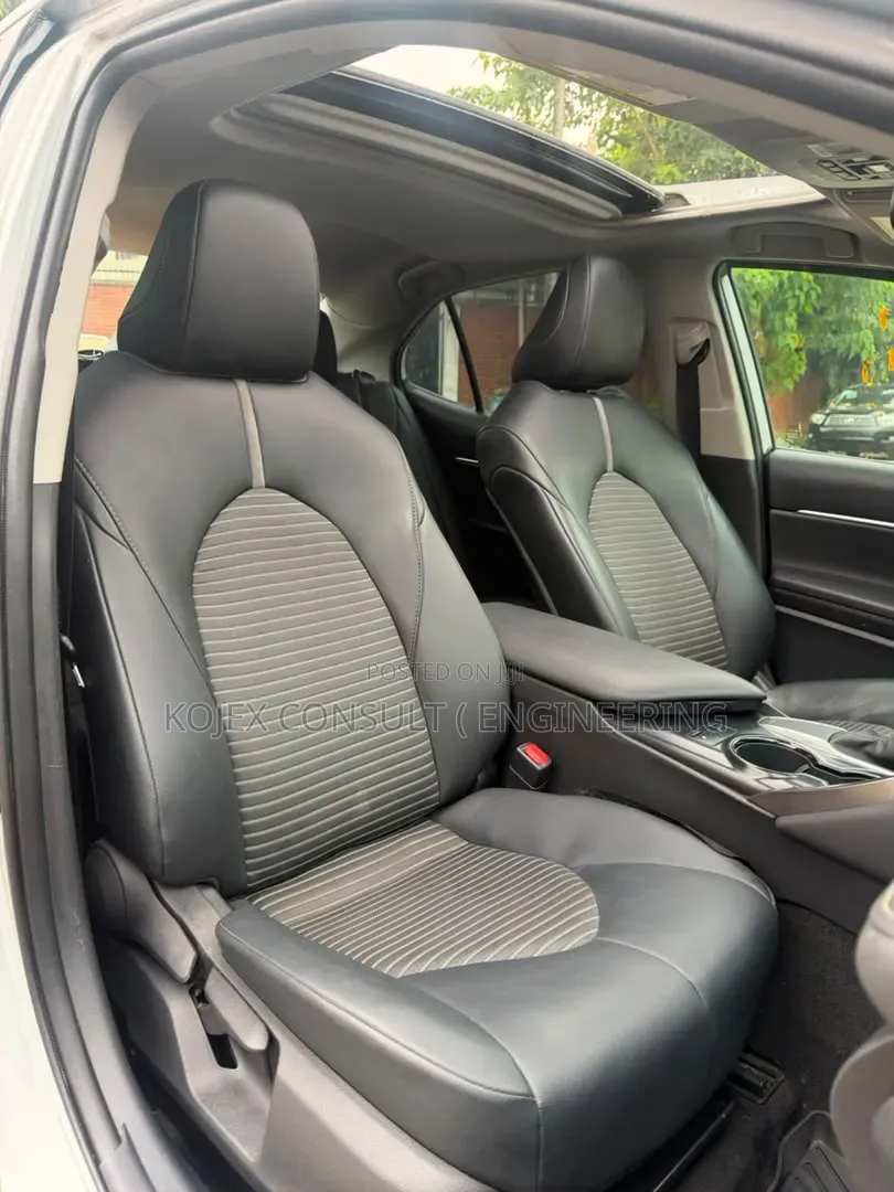 Toyota Camry XSE FWD 2020 Silver