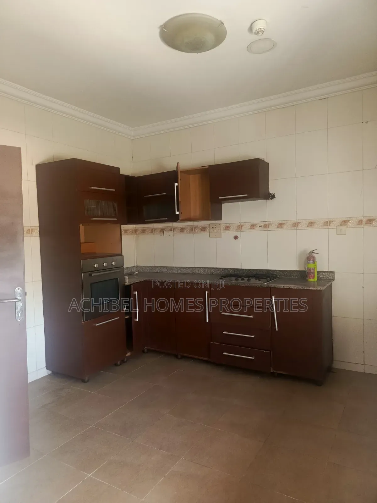 3bdrm Apartment in Off Admiralty Way, Lekki Phase 1 for rent