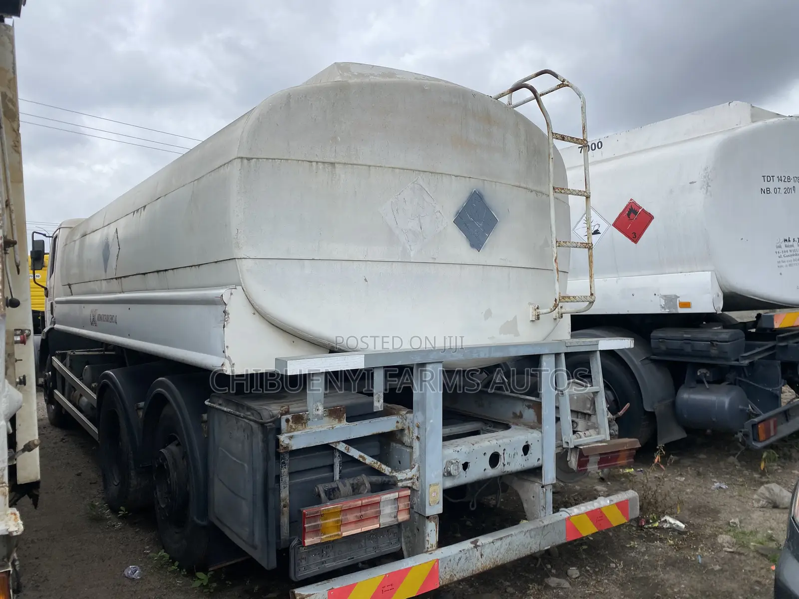 DIESEL TANKER 20k Liters
