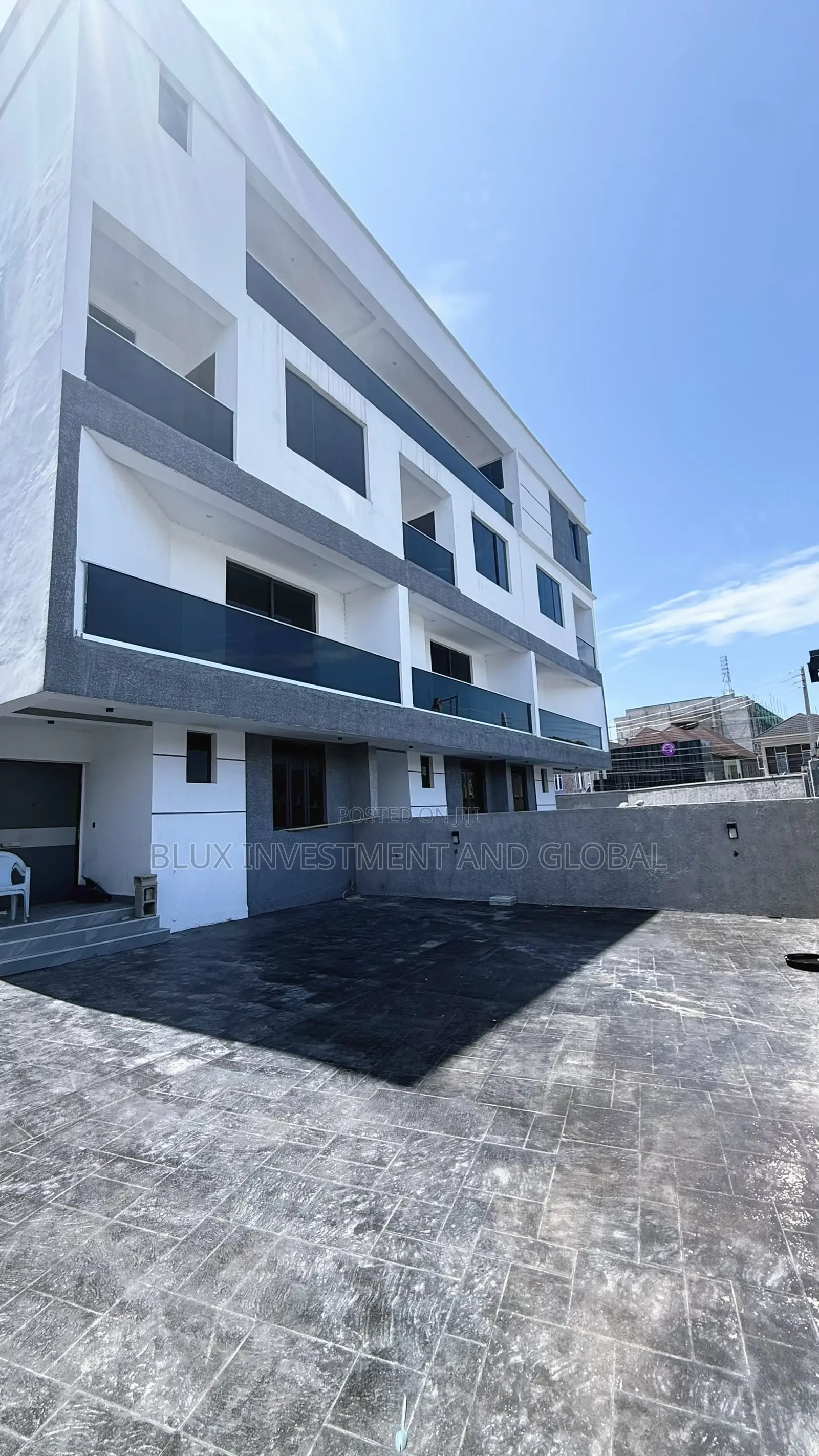 4bdrm Maisonette in Lekki Phase 1 for sale