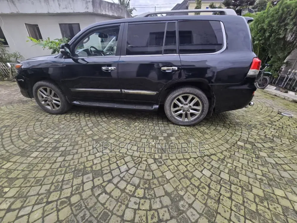 Lexus LX 570 AWD 2013 Black
