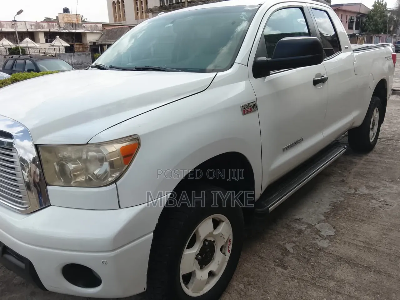 Toyota Tundra Regular Cab 4x4 2011 White