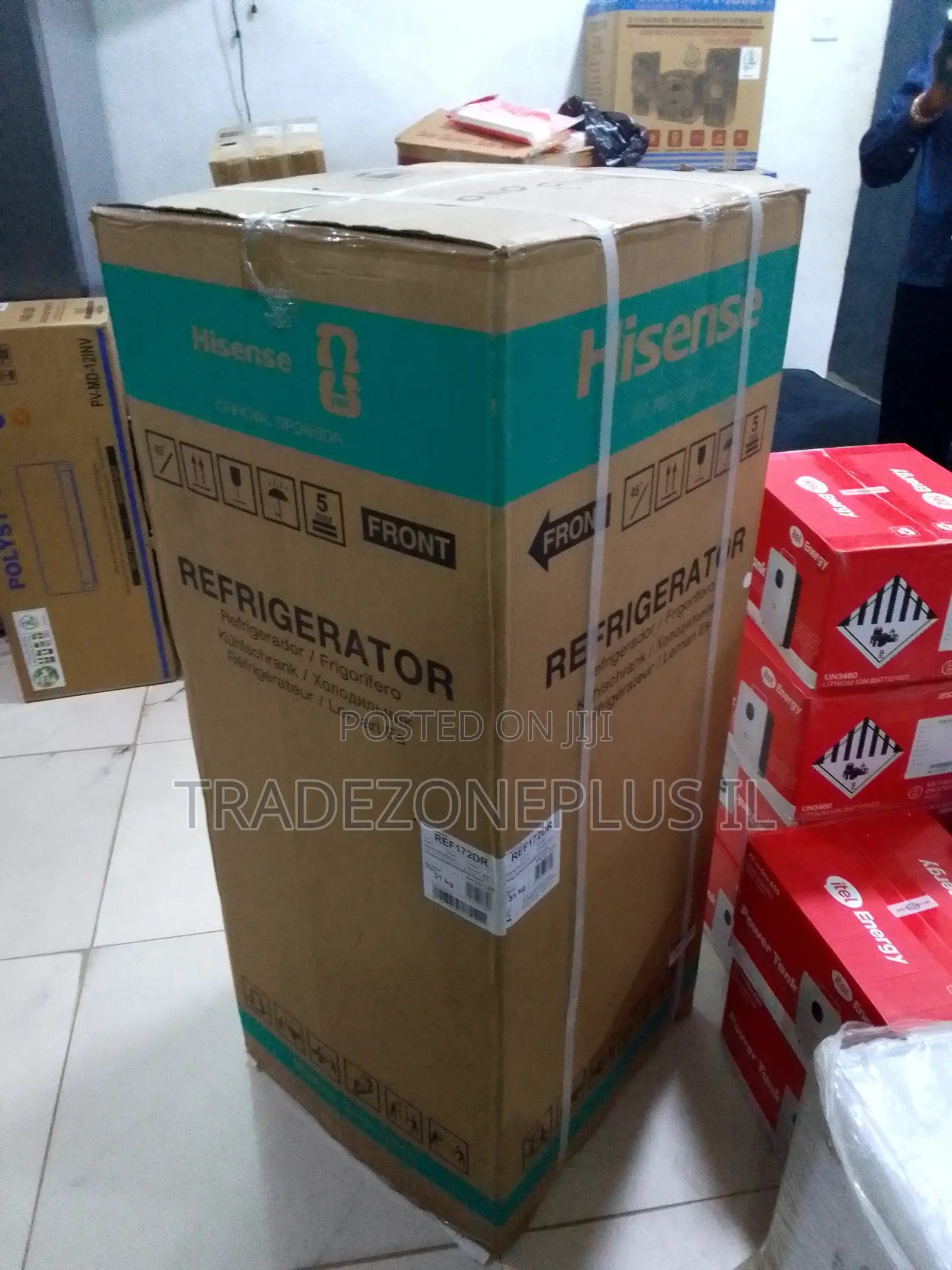 Chill Your Beverages and Groceries With the Hisense REF172DR