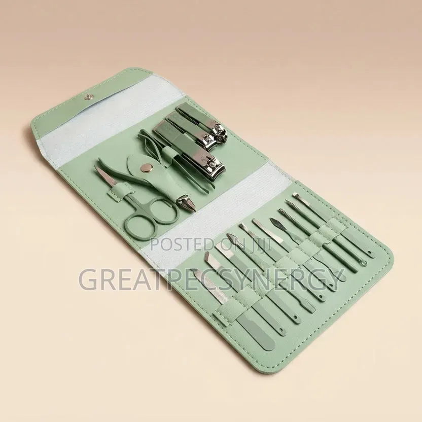 16 Pieces Manicure Set