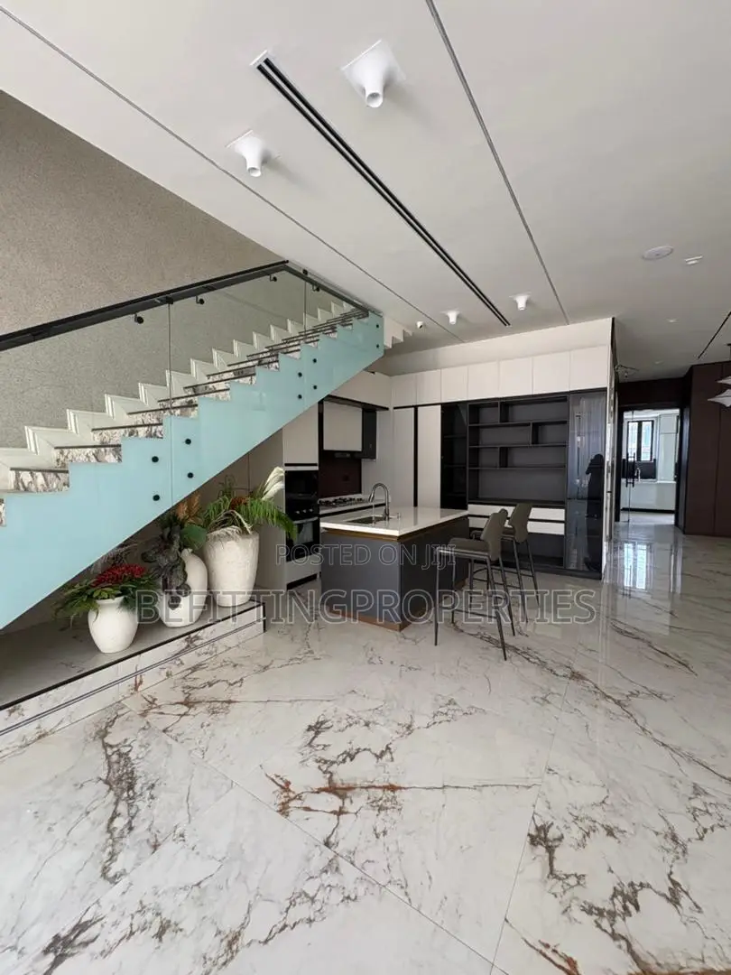 4bdrm Duplex in Lekki for sale
