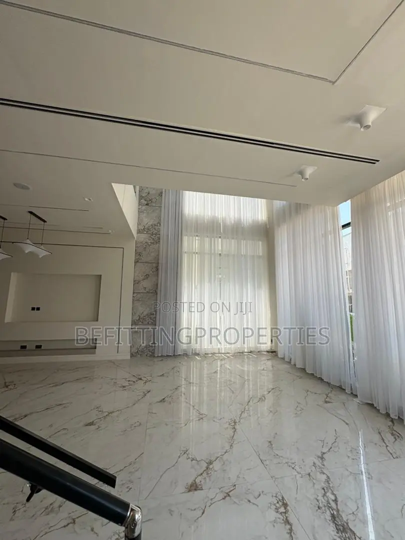 4bdrm Duplex in Lekki for sale