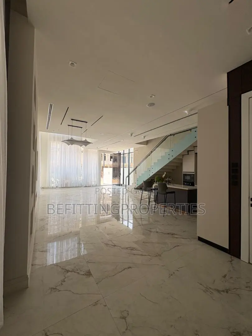 4bdrm Duplex in Lekki for sale
