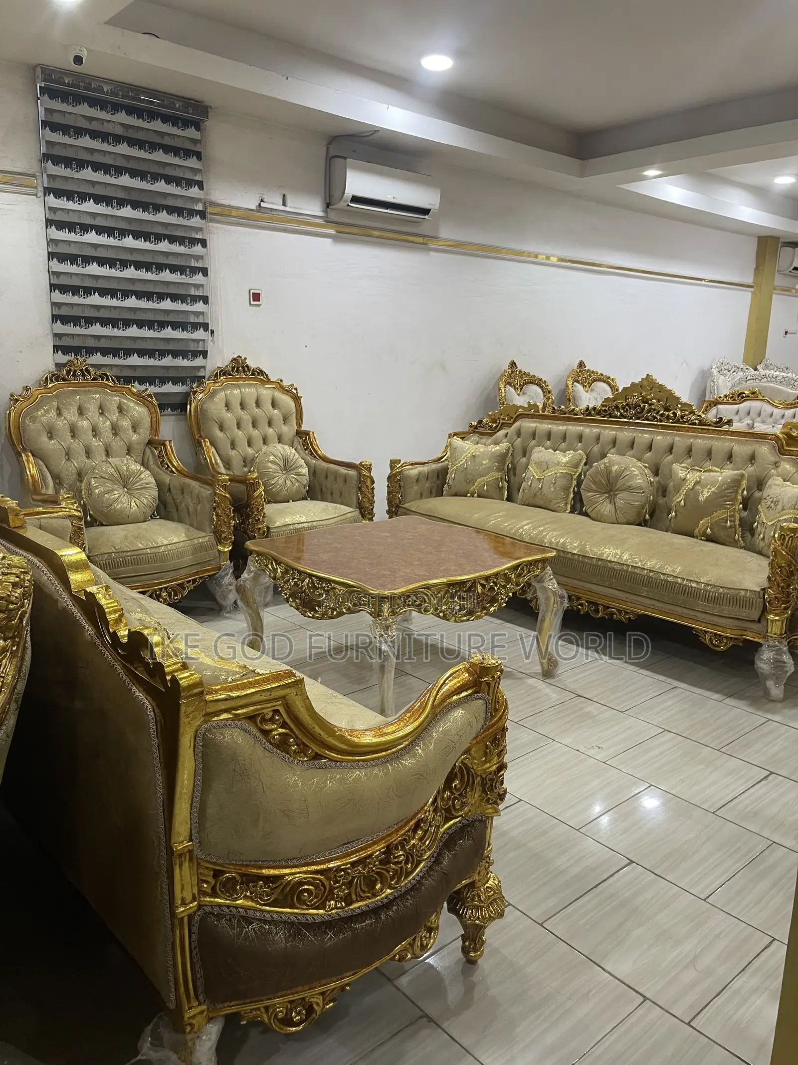 8seater Imported Royal Fabric Sofa Chair Complete With Center Table