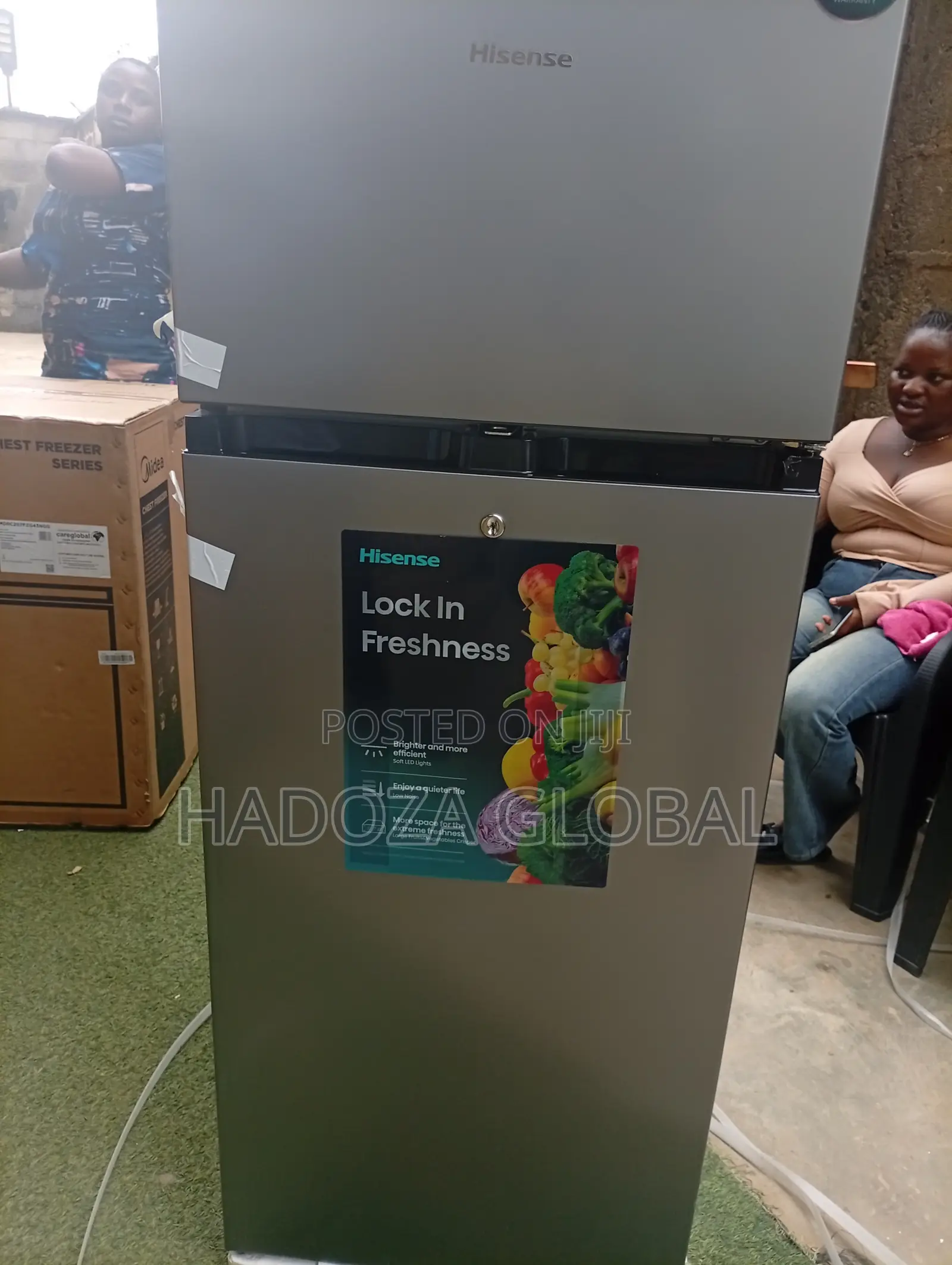 Hisense Contemporary Refrigerator Freezer Designed for Convenient Food