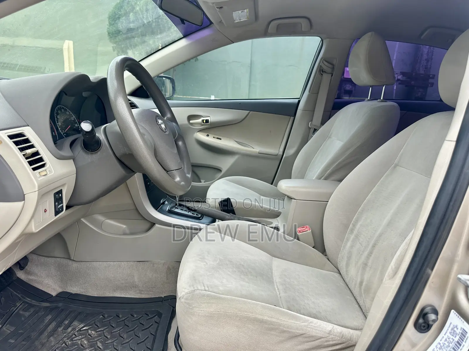 Toyota Corolla LE 4dr Sedan (1.8L 4 cyl 4A) 2009 Gold