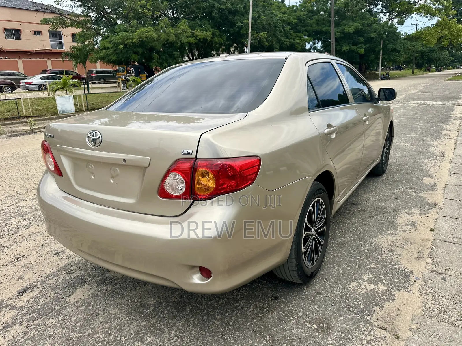 Toyota Corolla LE 4dr Sedan (1.8L 4 cyl 4A) 2009 Gold