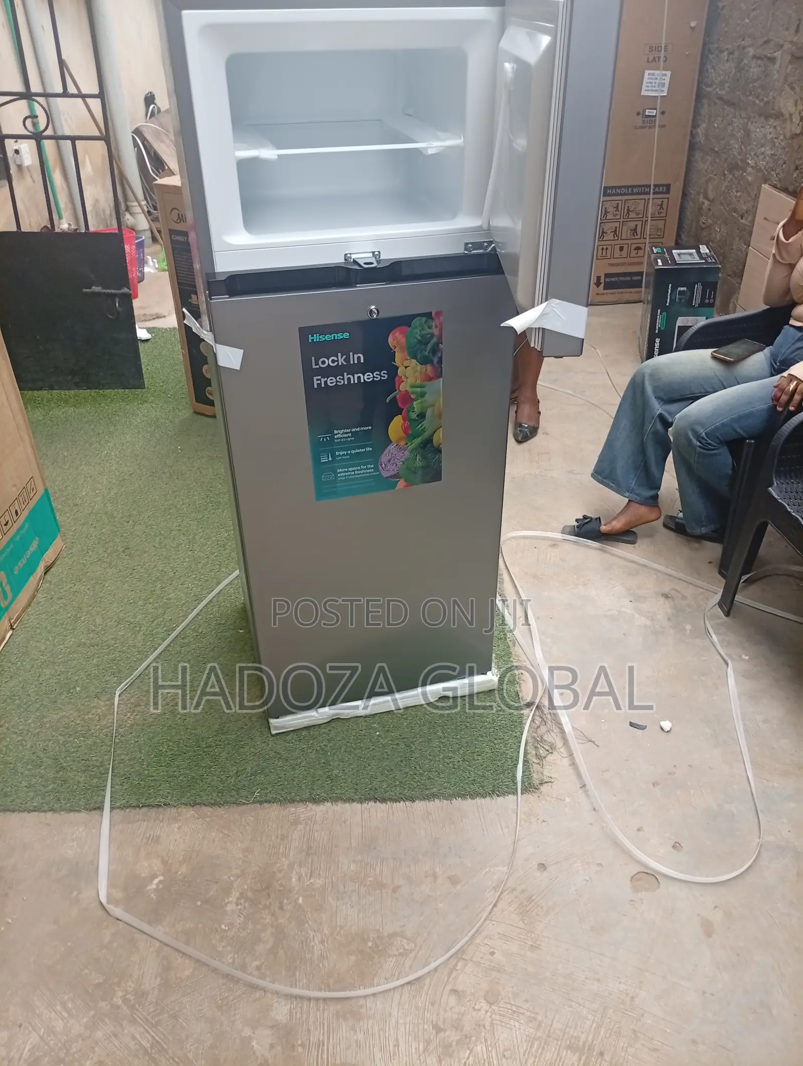 Hisense Modern Home Fridge Freezer With Spacious Shelving
