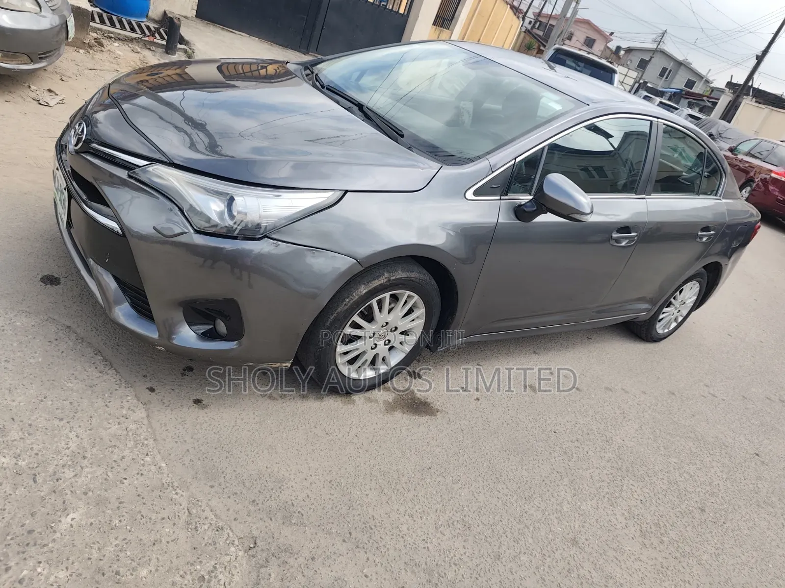 Toyota Avensis 2022 Gray