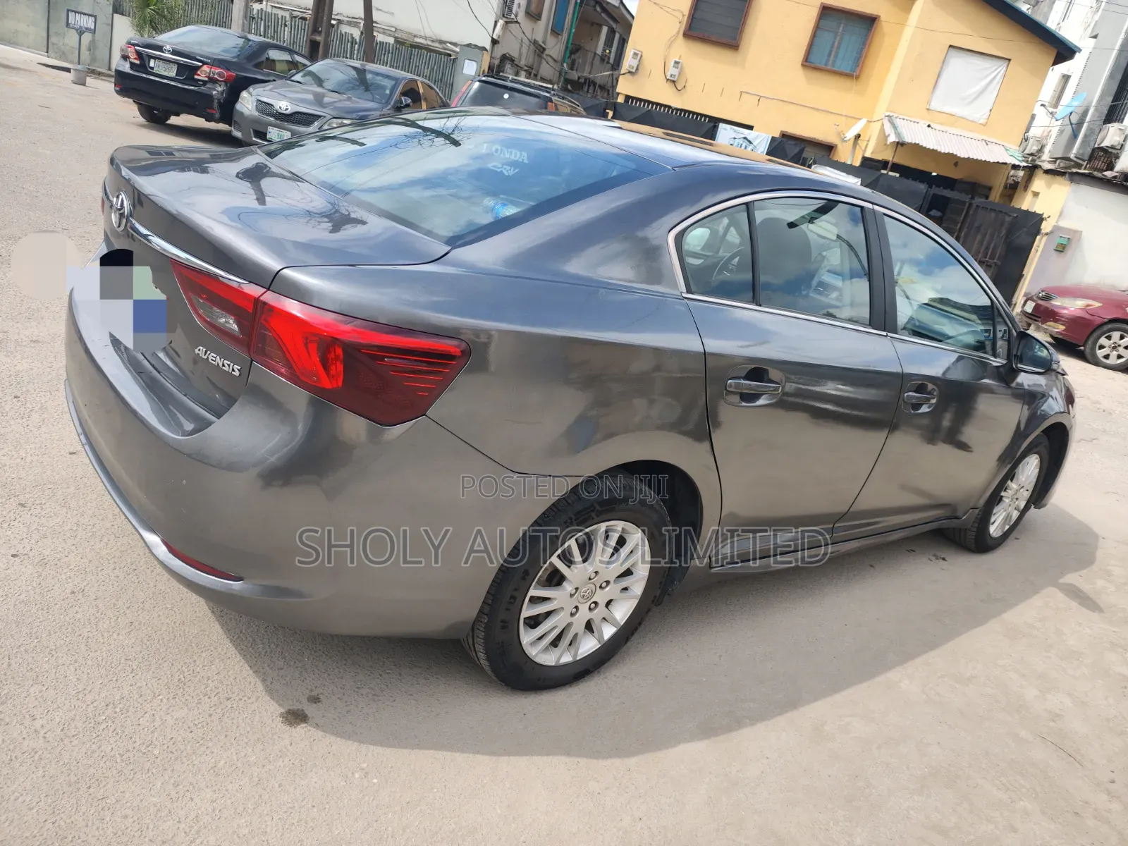 Toyota Avensis 2022 Gray