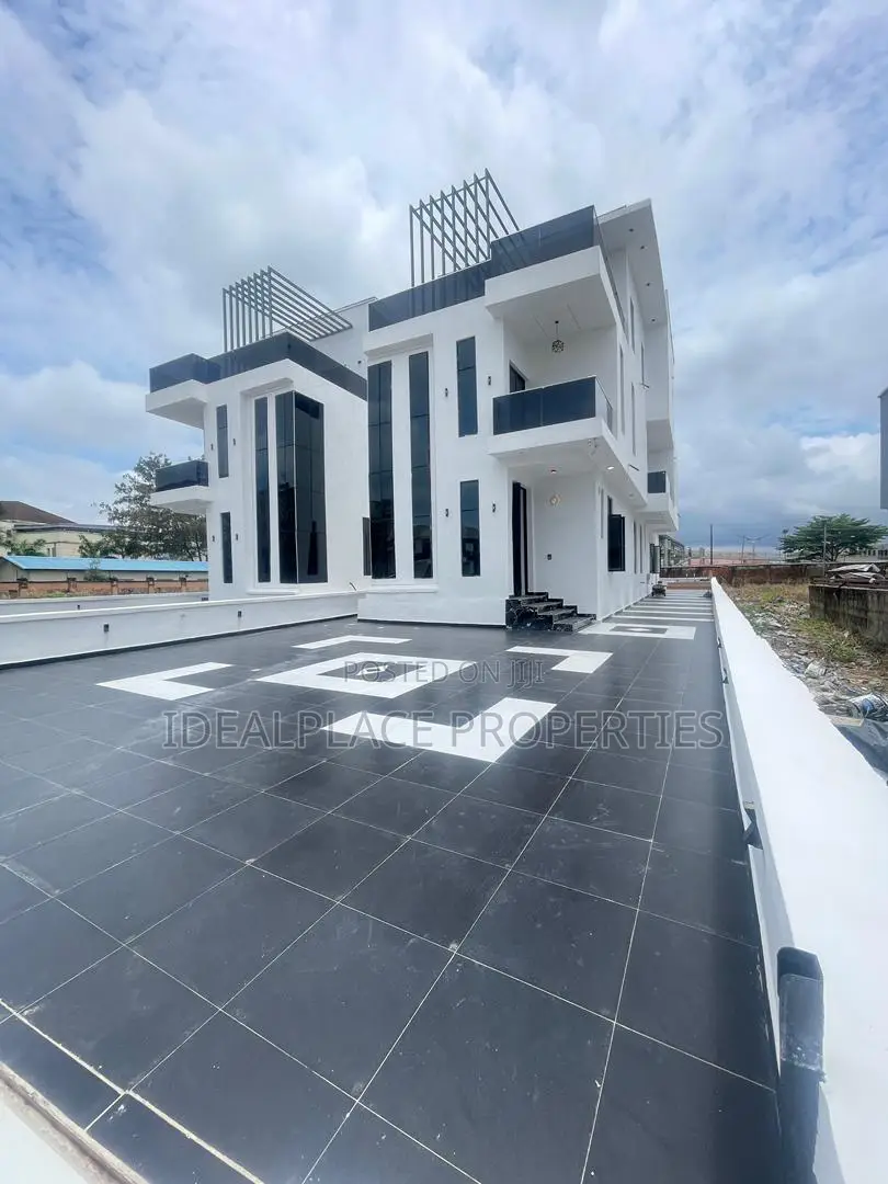 5bdrm Duplex in Sangotedo for sale