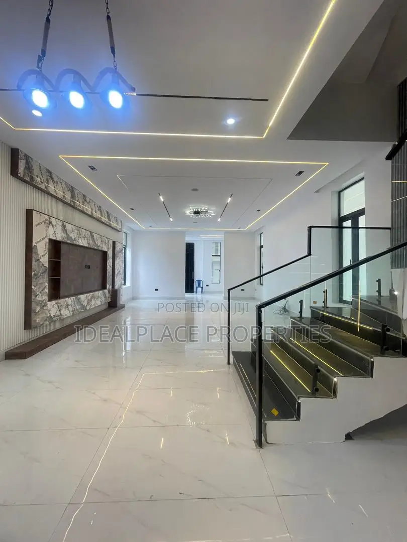 5bdrm Duplex in Sangotedo for sale
