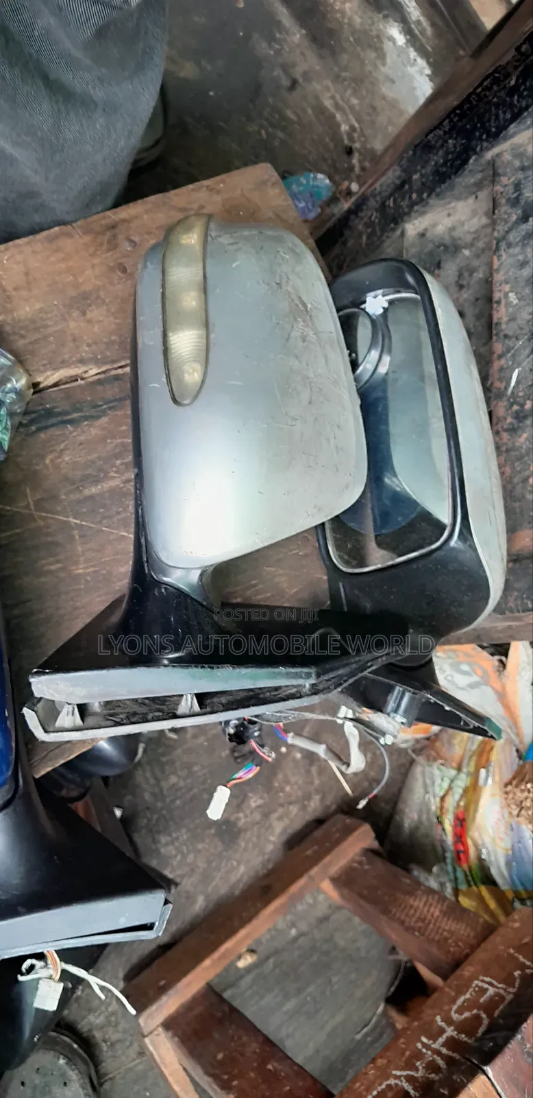 Toyota Corolla 05 Side Mirrors With Light