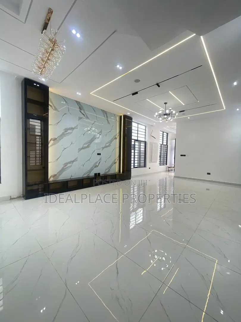 5bdrm Duplex in Sangotedo for sale
