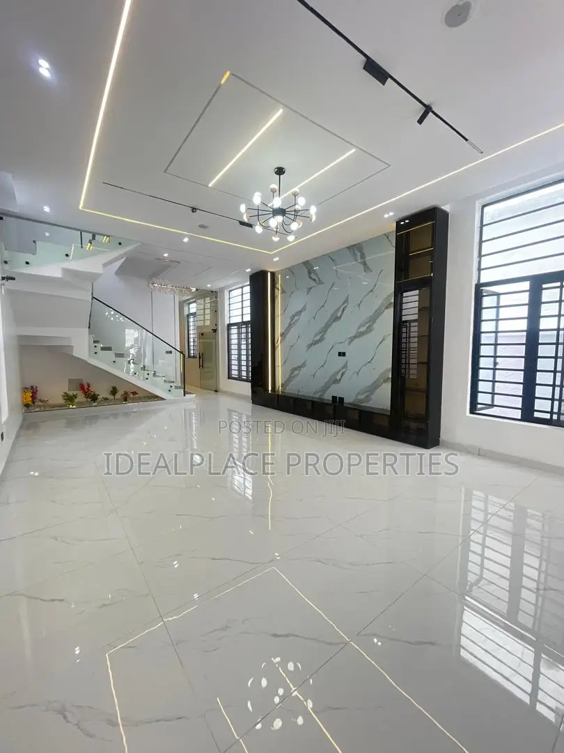 5bdrm Duplex in Sangotedo for sale