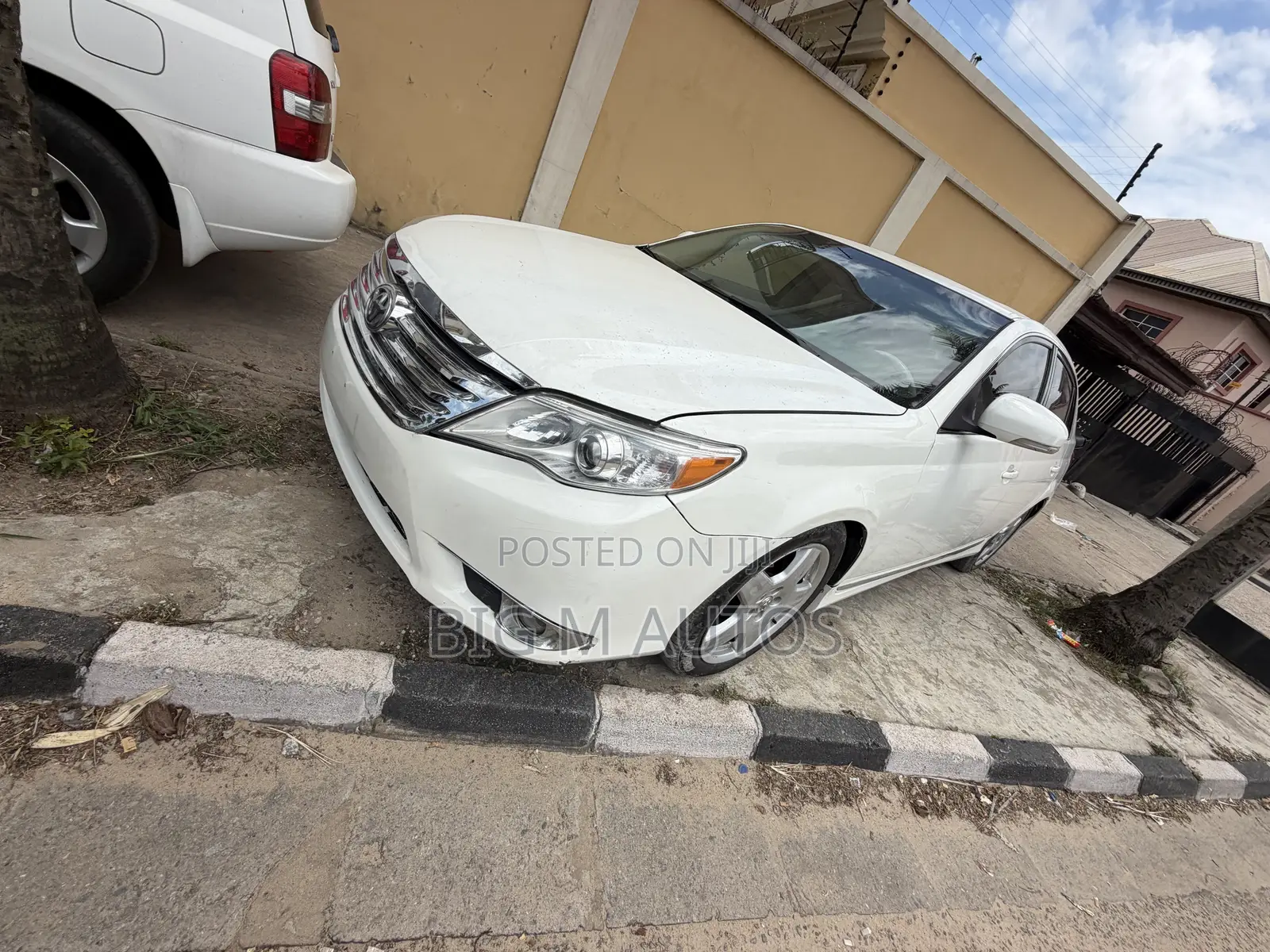 Toyota Avalon 2008 White