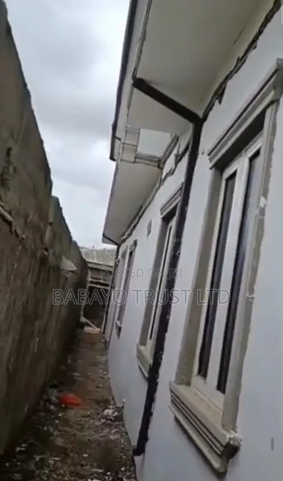 5bdrm Duplex in Onimaba Estate, Ikotun / Ikotun/Igando for sale