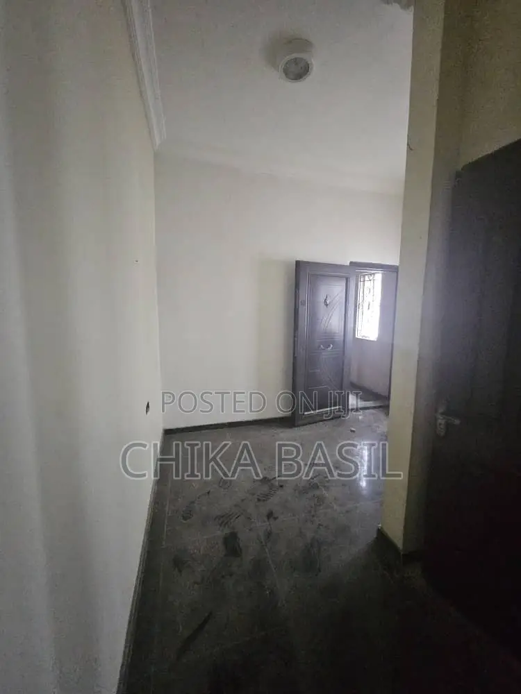 3bdrm Block of Flats in Lekki Phase 2 for sale
