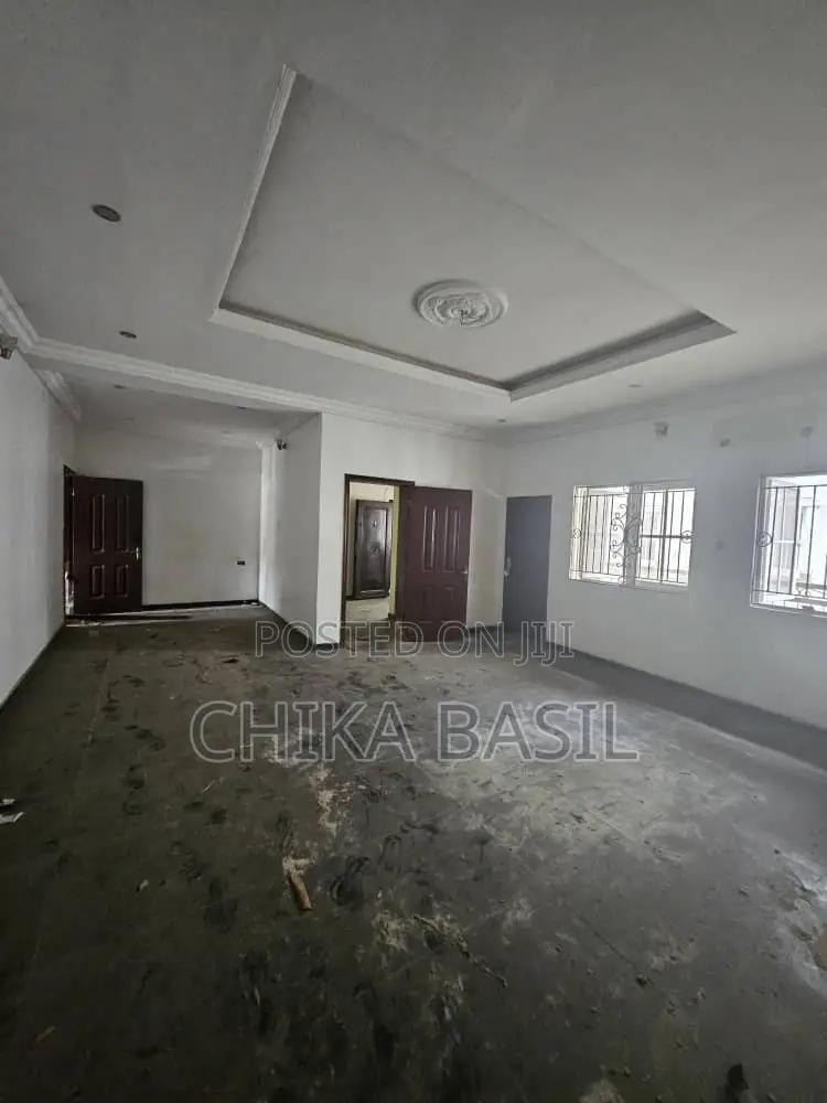 3bdrm Block of Flats in Lekki Phase 2 for sale