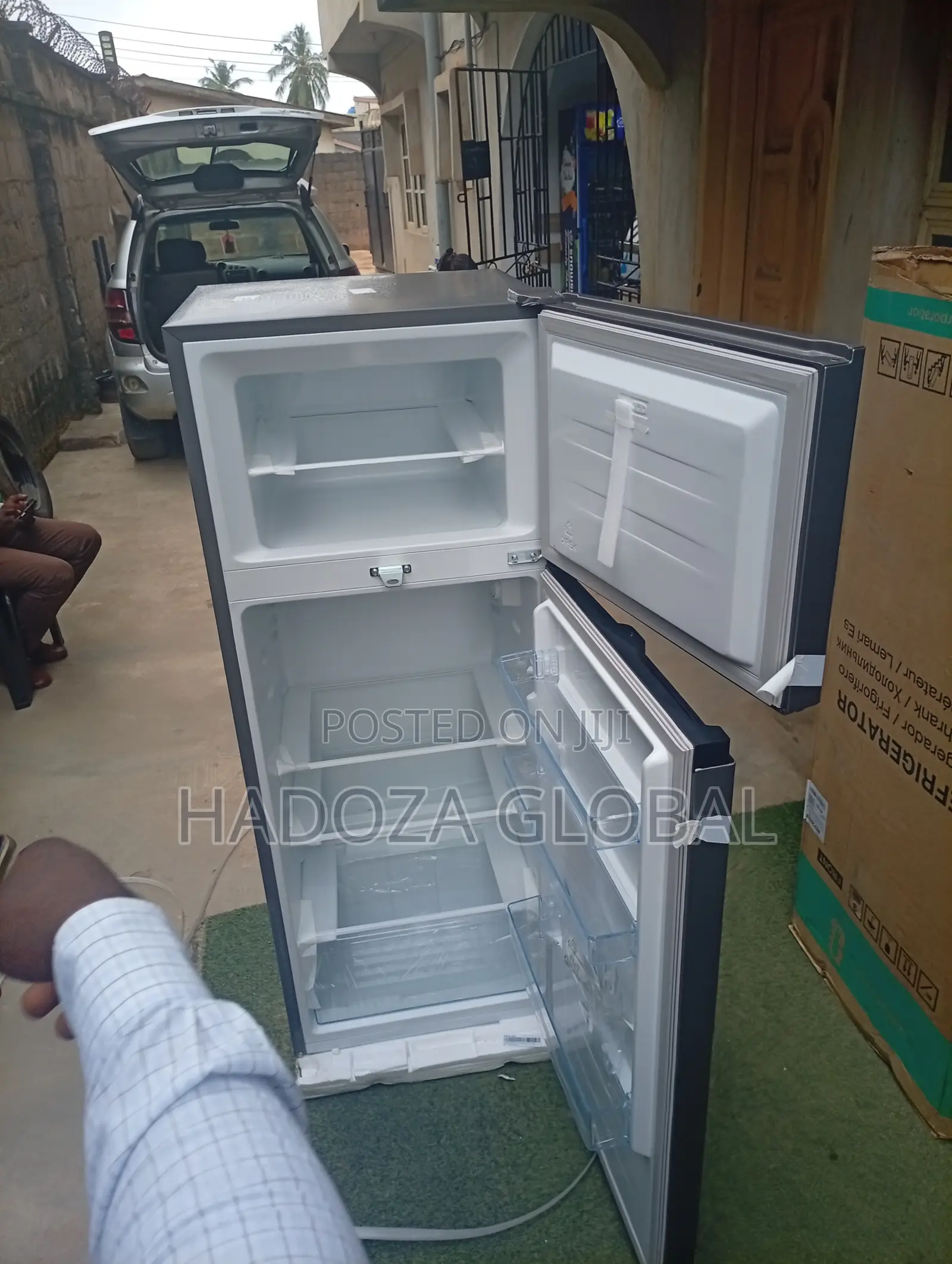 Hisense Large Refrigerator Freezer Combination for Family Kitchen