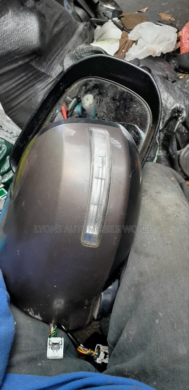 Outlander   012 With Light Auto Folding Side Mirrors