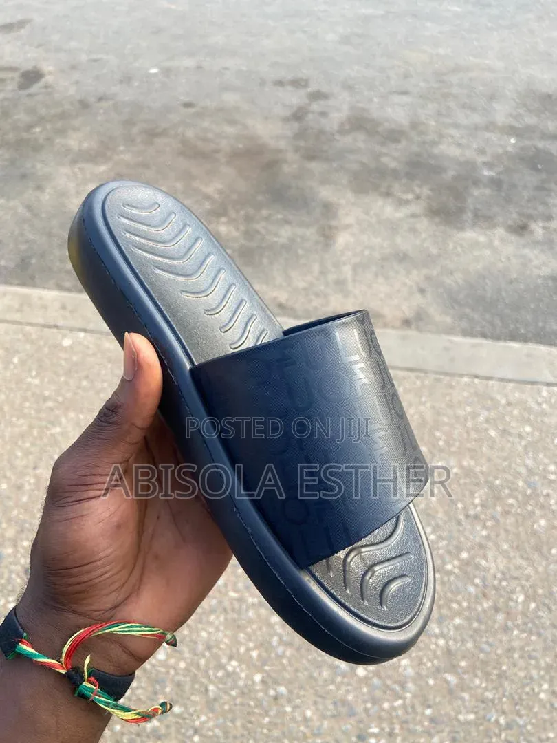 Men’s Slides for Everyday Use – Comfortable & Stylish